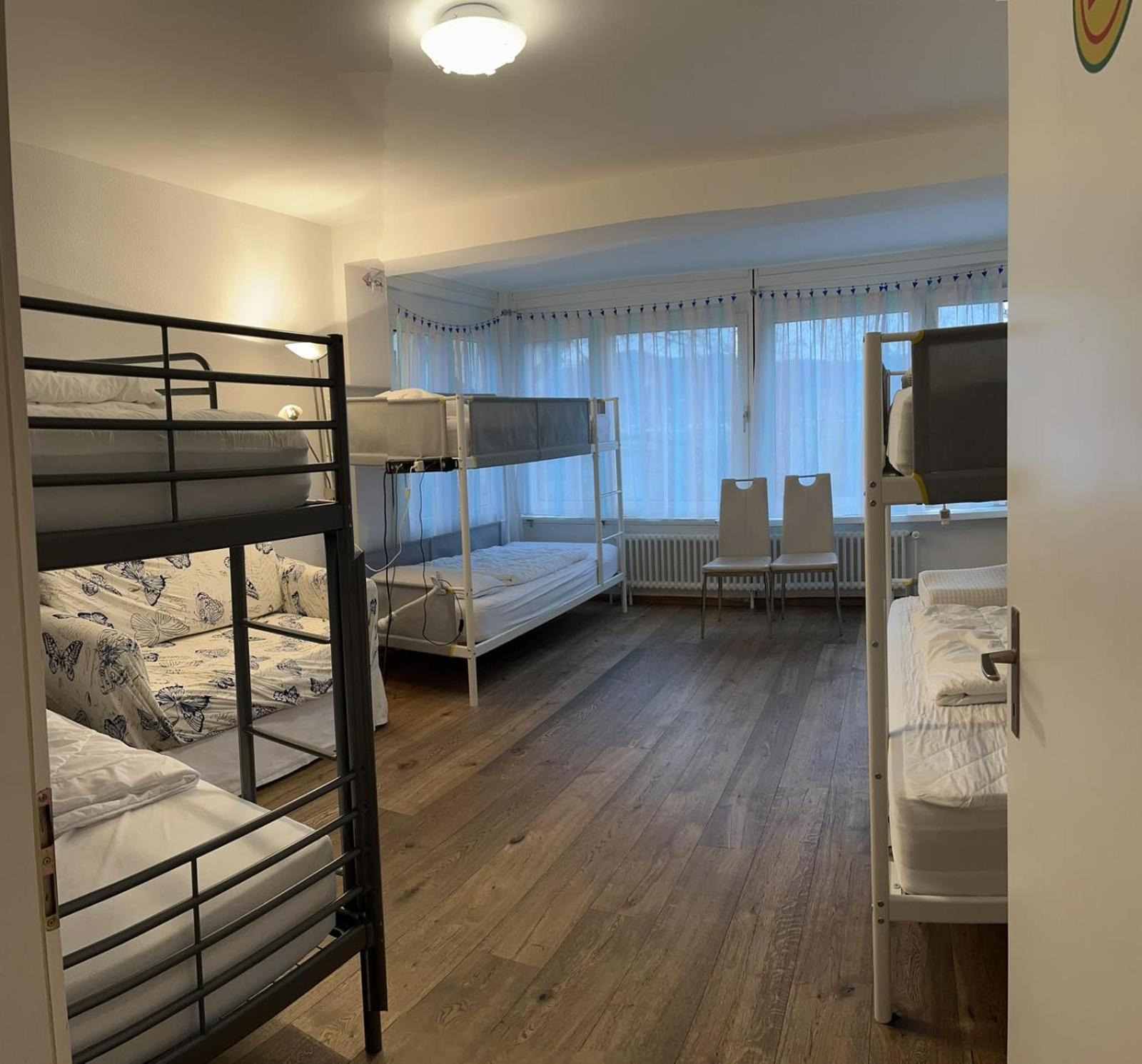 Viktoria Budget Hostel Zurich Bagian luar foto